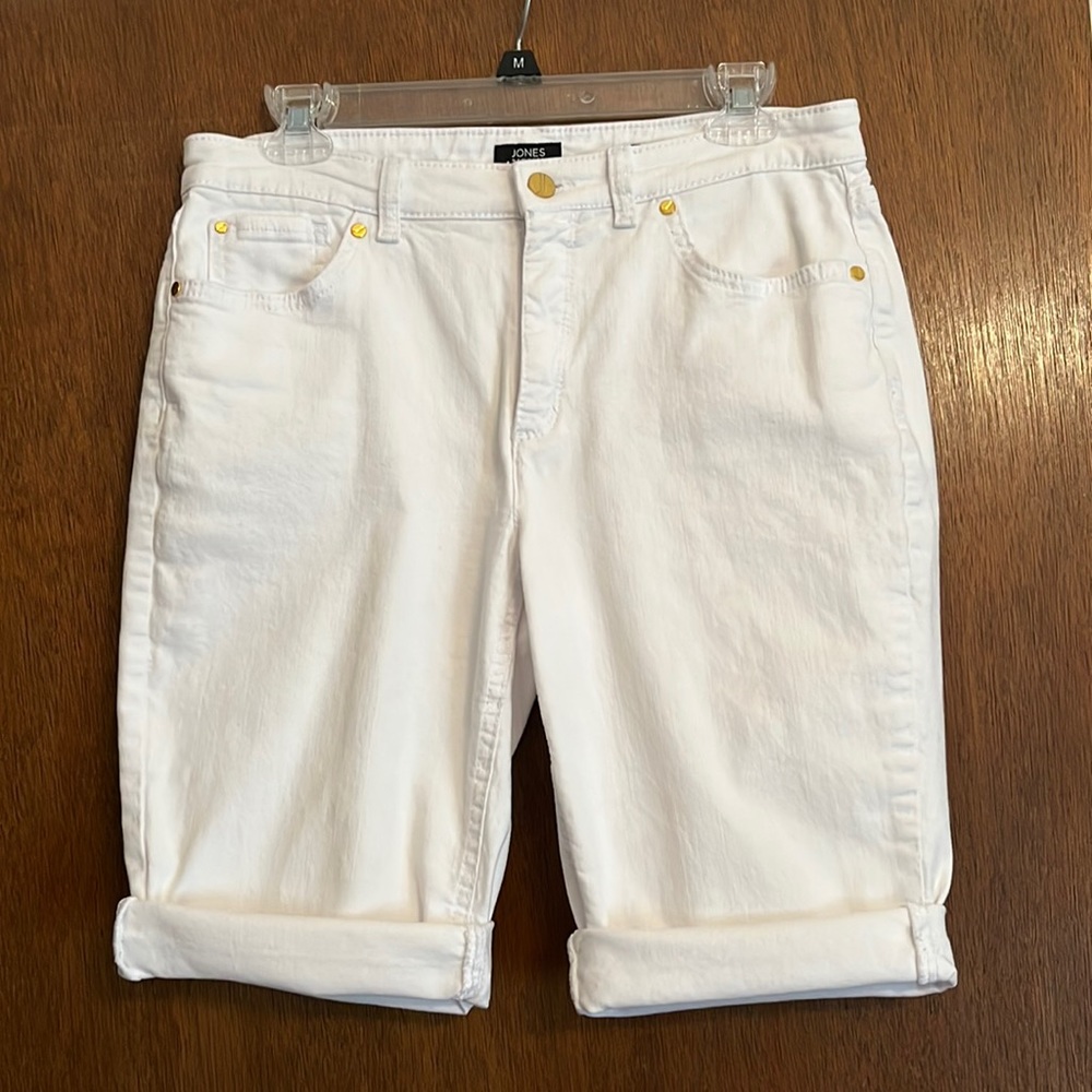 Jones New York white denim stretch shorts